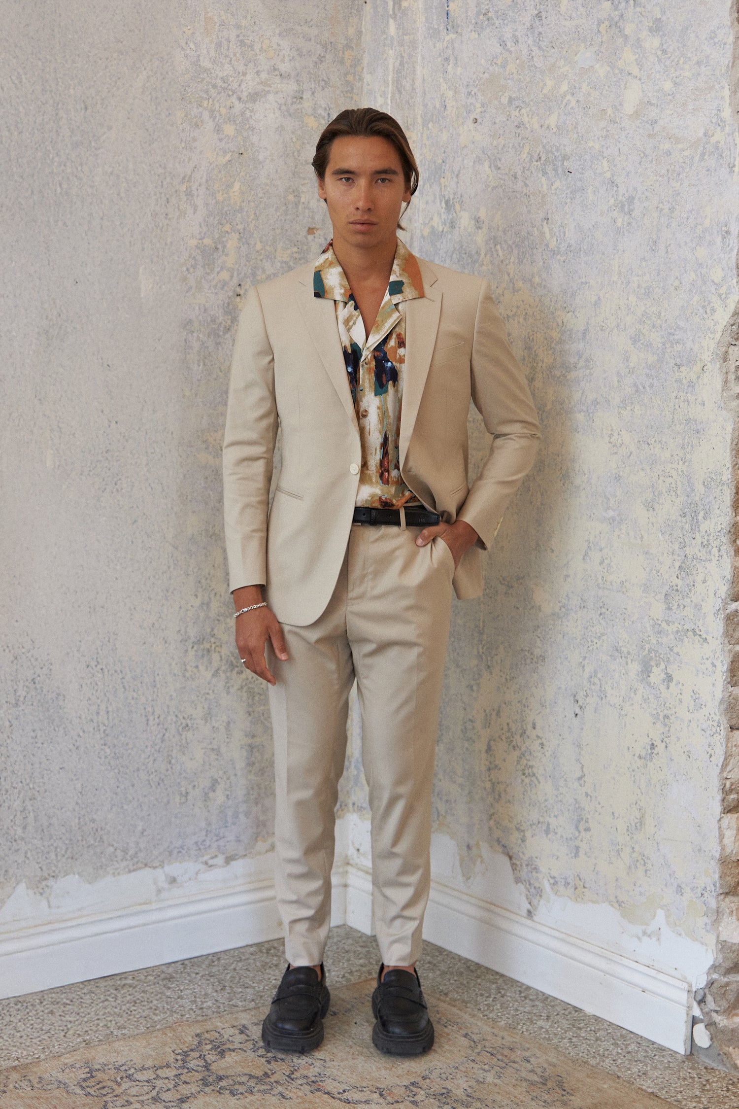 OAK SUIT