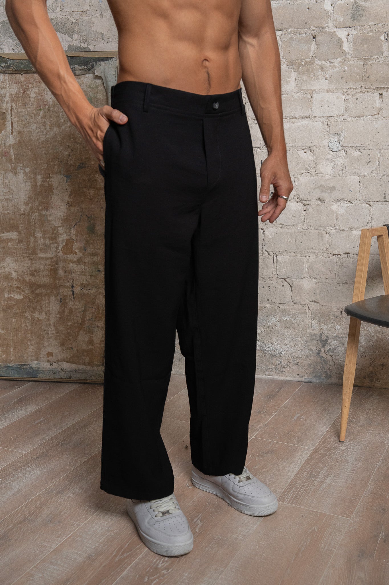 Black Stright fit